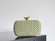Fortok Bottega Veneta Knot clutch bag in travertine woven leather 20.5*6*12.5cm - 1