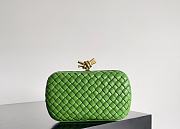 Fortok Bottega Veneta Knot clutch bag in Green woven leather 20.5*6*12.5cm - 1