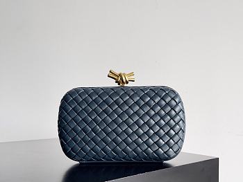 Fortok Bottega Veneta Knot clutch bag in Navy Blue woven leather 20.5*6*12.5cm