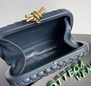 Fortok Bottega Veneta Knot clutch bag in Navy Blue woven leather 20.5*6*12.5cm - 3