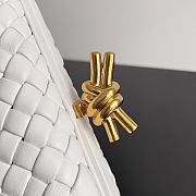 Fortok Bottega Veneta Knot clutch bag in White woven leather 20.5*6*12.5cm - 2