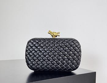 Fortok Bottega Veneta Knot clutch bag in Black woven leather 20.5*6*12.5cm