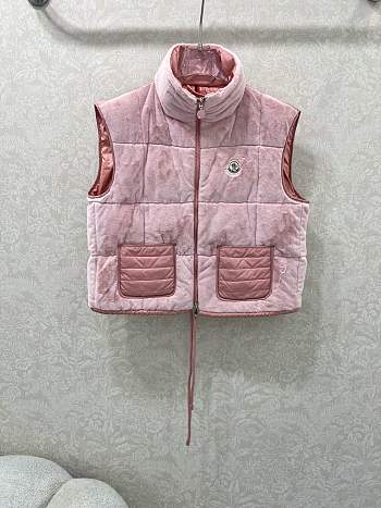 Fortok Moncler Arques down vest in pink 