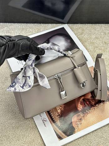 Fortok Loro Piana Extra Bag L23 Grey 23/8/13cm