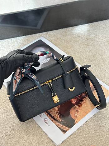 Fortok Loro Piana Extra Bag L23 Black Leather 23/8/13cm