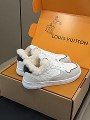 Fortok Louis Vuitton Stadium sneaker in white with light grey suede with fur - 5