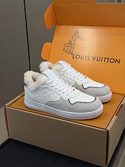 Fortok Louis Vuitton Stadium sneaker in white with light grey suede with fur - 3
