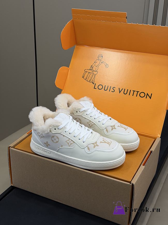 Fortok Louis Vuitton Stadium Sneaker With Fur in Beige - 1