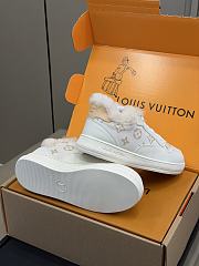 Fortok Louis Vuitton Stadium Sneaker With Fur in Beige - 3