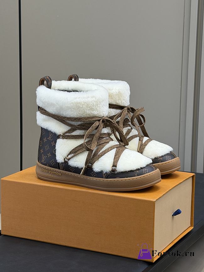 Fortok Louis Vuitton LV Cloud Lace-Up Ankle Boot sneaker in beige shearling - 1