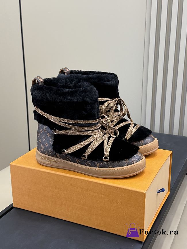 Fortok Louis Vuitton LV Cloud Lace-Up Ankle Boot sneaker in Black shearling - 1