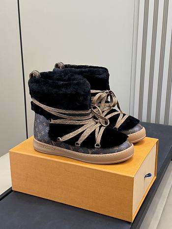 Fortok Louis Vuitton LV Cloud Lace-Up Ankle Boot sneaker in Black shearling