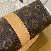 Fortok Louis Vuitton Mia Pochette bag Monogram 22 × 14.5 × 8 cm - 6