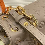 Fortok Louis Vuitton Coussin Bucket bag Taupe 26 × 20 × 12 cm - 4