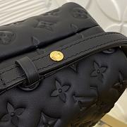 Fortok Louis Vuitton Coussin Bucket bag Black 26 × 20 × 12 cm - 6