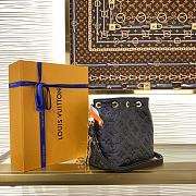 Fortok Louis Vuitton Coussin Bucket bag Black 26 × 20 × 12 cm - 4