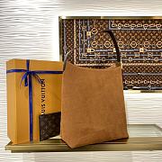Fortok Louis Vuitton Low Key Hobo MM 31 × 35 × 18 cm - 2