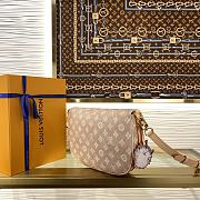 Fortok Louis Vuitton Escape Travels With Grace Coddington 30 x 21 x 7 cm - 6
