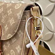 Fortok Louis Vuitton Escape Travels With Grace Coddington 30 x 21 x 7 cm - 4