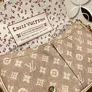 Fortok Louis Vuitton Escape Travels With Grace Coddington 30 x 21 x 7 cm - 2