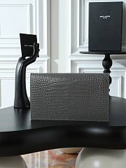 Fortok Saint Laurrent Ysl Uptown Pouch In Crocodile Embossed Grey 27×16×2cm  - 5