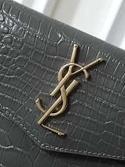 Fortok Saint Laurrent Ysl Uptown Pouch In Crocodile Embossed Grey 27×16×2cm  - 2