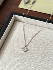 Fortok Van Cleef & Arpels Sweet Alhambra pendant Silver Crystal - 2