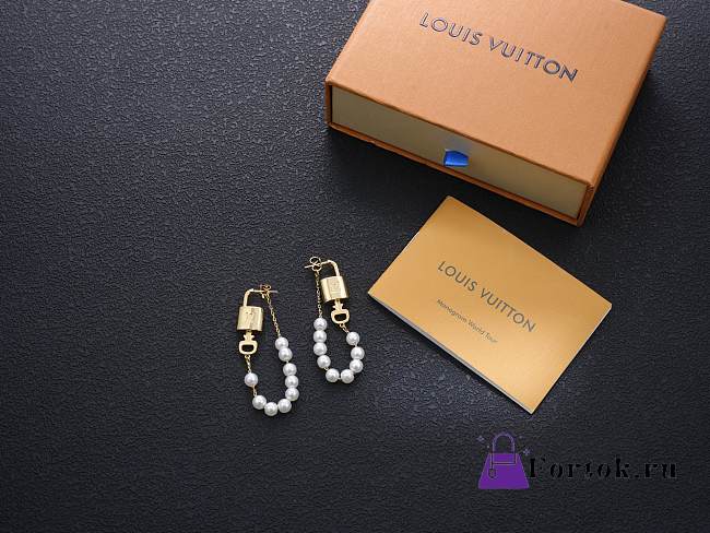 Fortok Louis Vuitton Pearl Lock Earrings - 1
