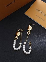 Fortok Louis Vuitton Pearl Lock Earrings - 4