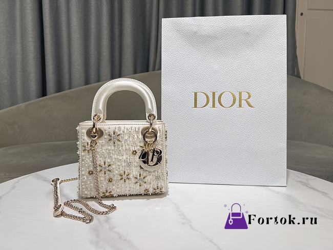 Fortok Dior Mini Lady Dior bag in latte satin embroidered White 17×15×7cm - 1