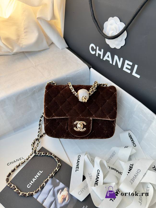 Fortok Chanel Mini Pearl Crush Flap bag Brown velvet 18cm - 1