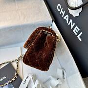 Fortok Chanel Mini Pearl Crush Flap bag Brown velvet 18cm - 3