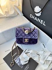Fortok Chanel Mini Pearl Crush Flap bag Purple velvet 18cm - 1