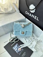 Fortok Chanel Mini Pearl Crush Flap bag Blue velvet 18cm - 1