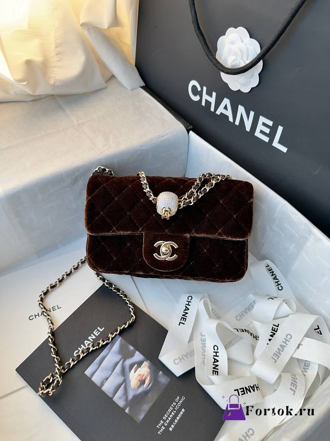 Fortok Chanel Pearl Crush Flap bag Brown velvet 20cm - 1