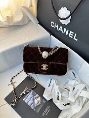 Fortok Chanel Pearl Crush Flap bag Brown velvet 20cm - 1