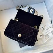 Fortok Chanel Pearl Crush Flap bag Black velvet 20cm - 3