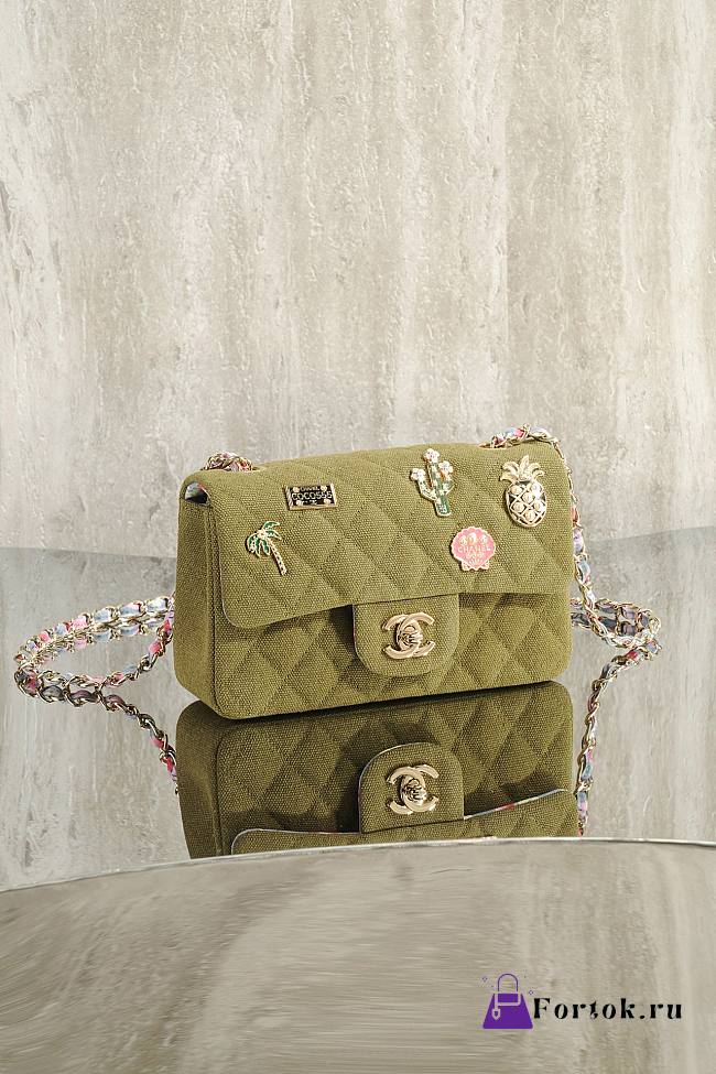 Fortok Chanel 2017 Cruise Cuba Charms Classic Double Flap 20cm  - 1