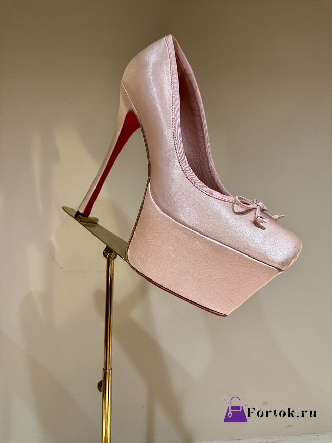 Fortok Christian Louboutin Aquadorcet Crepe satin Pink 16cm - 1