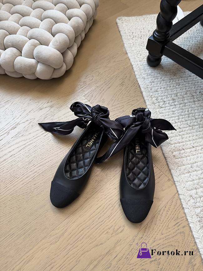 Fortok Chanel bow cap toe flats Black - 1