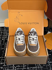 Fortok Louis Vuitton LV Tilted sneakers in brown suede - 1