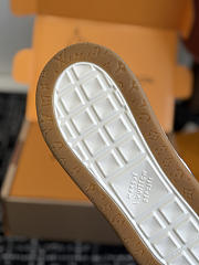 Fortok Louis Vuitton LV Tilted sneakers in brown suede - 6