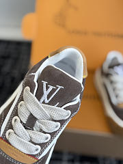 Fortok Louis Vuitton LV Tilted sneakers in brown suede - 4