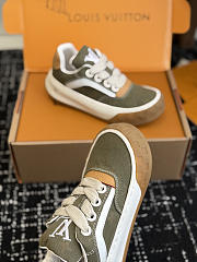 Fortok Louis Vuitton LV Tilted sneakers in Moss Green suede - 5