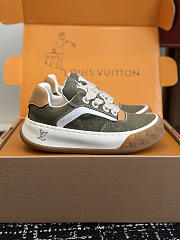 Fortok Louis Vuitton LV Tilted sneakers in Moss Green suede - 2
