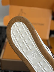 Fortok Louis Vuitton LV Tilted sneakers in suede Brown - 5