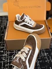 Fortok Louis Vuitton LV Tilted sneakers in suede Brown - 3