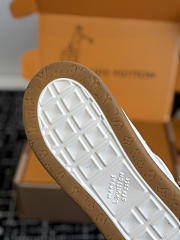 Fortok Louis Vuitton LV Tilted sneakers in light brown suede - 6