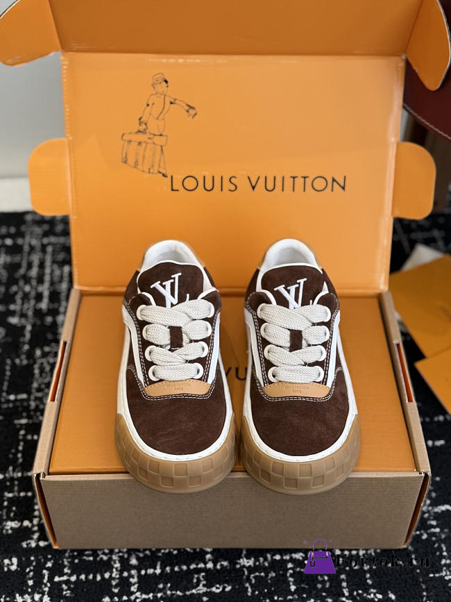 Fortok Louis Vuitton LV Tilted sneakers in dark brown suede - 1