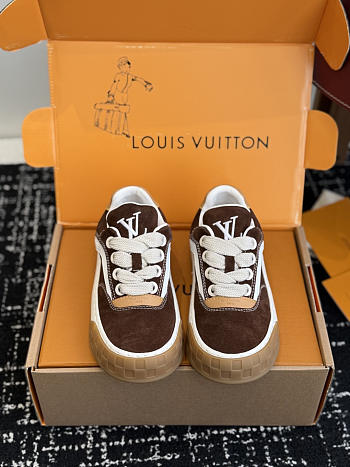 Fortok Louis Vuitton LV Tilted sneakers in dark brown suede